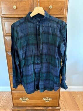 Loft Plaid Button-Up Blouse in Navy and Forest Green